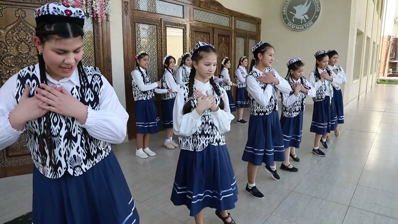 Abdulla Oripov nomidagi ijod maktabida Navro'z bayrami...