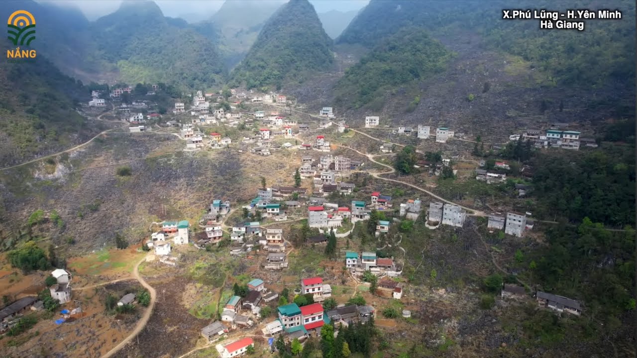 Ngôi Làng Toàn “Biệt Thự Tiền Tỷ” Và “Những Chiếc Quan Tài” Ở Vùng Biên Giới Nghèo Hà Giang