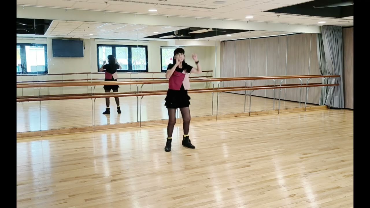 Give me Space.                                                    编舞者：陈文玲老师