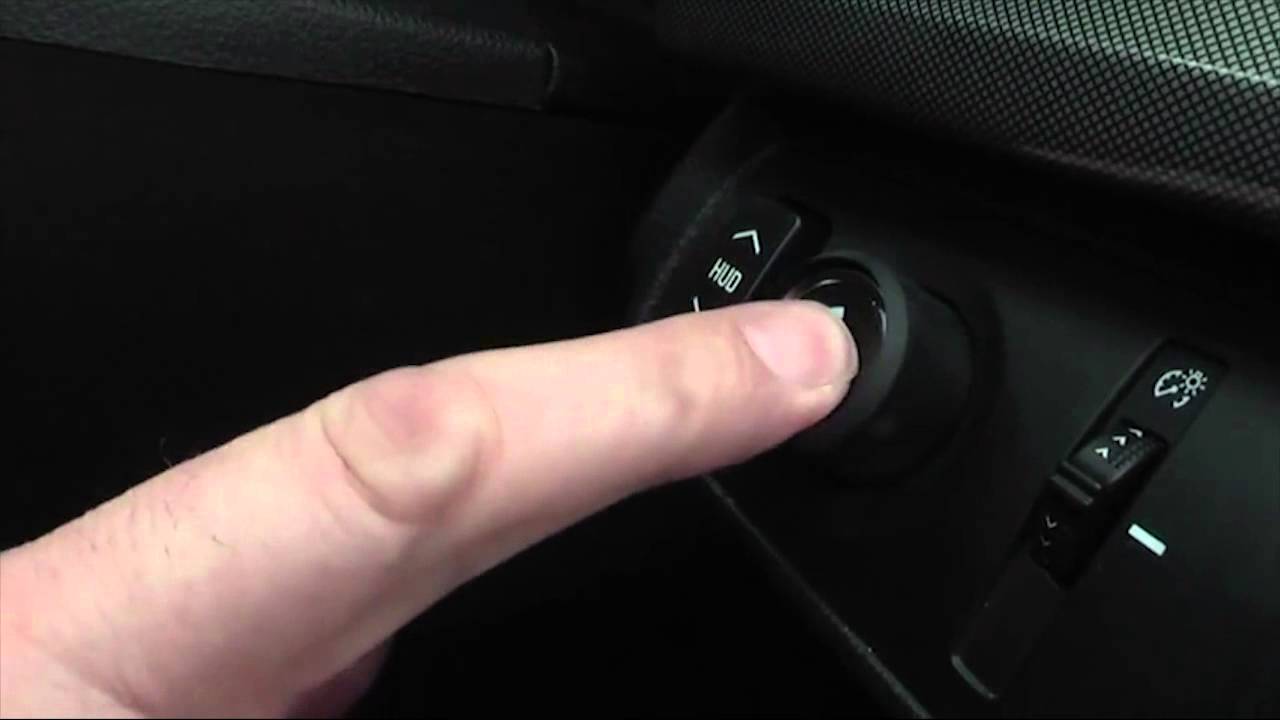 How to use the Head Up Display | myHolden Connect Video