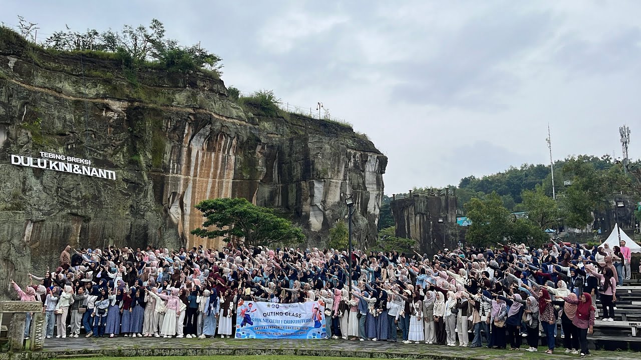 Kunjungan Industri SMK N 1 DUKUHTURI Goes To Semarang - Jogja