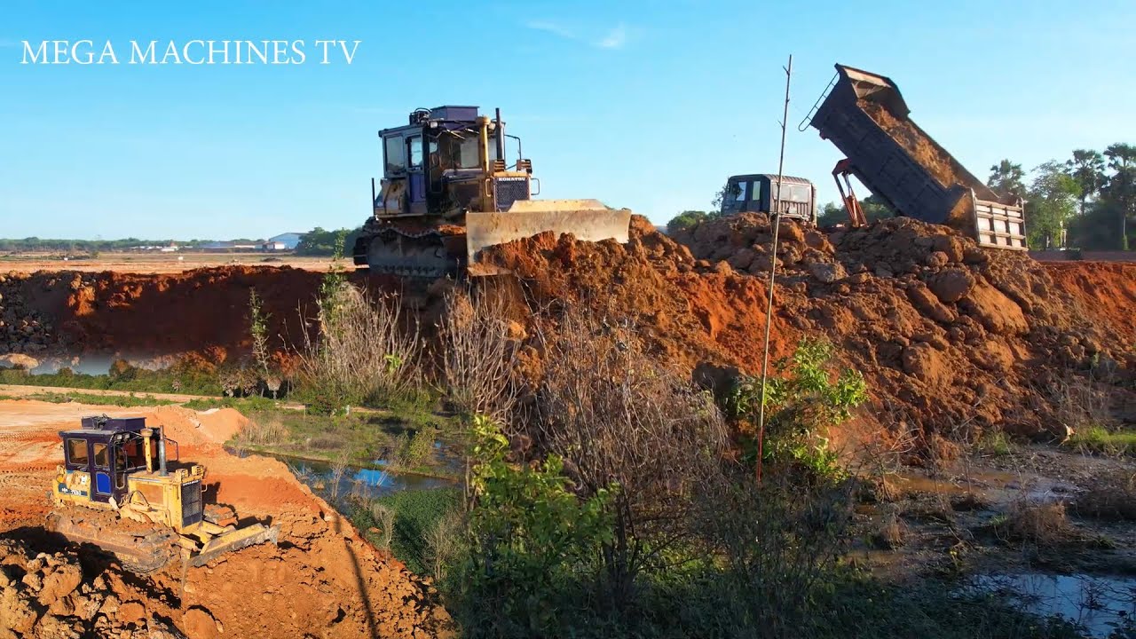 New Project !! Bulldozer Action Technical Skills Work, Huge dump truck unloading dirt