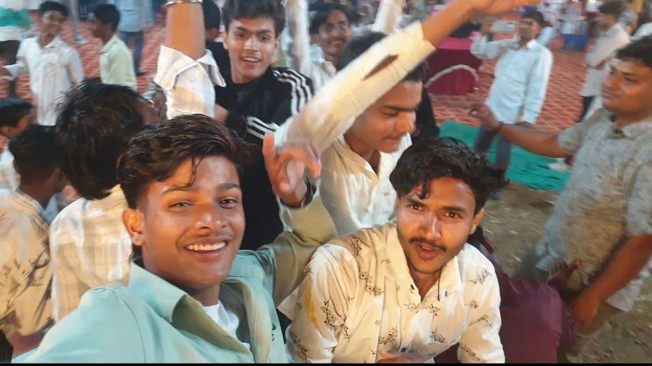 Hm log nnaach rhe 🤣🤣/025