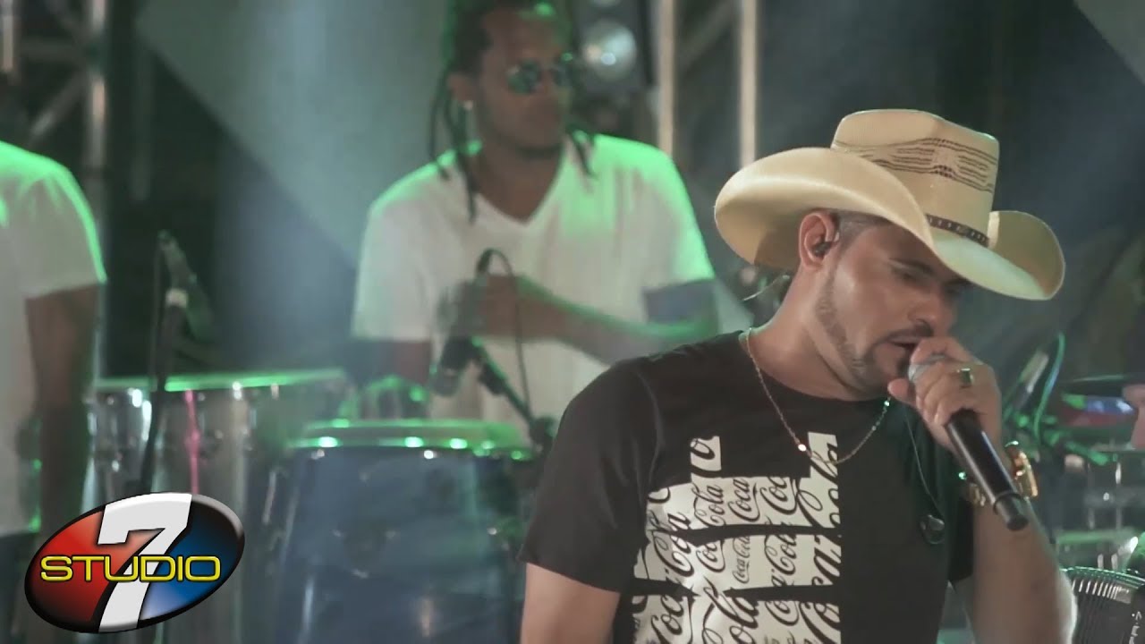 O melhor vaqueiro sou eu BANDA 100 PAREA  2018 em feira de santana