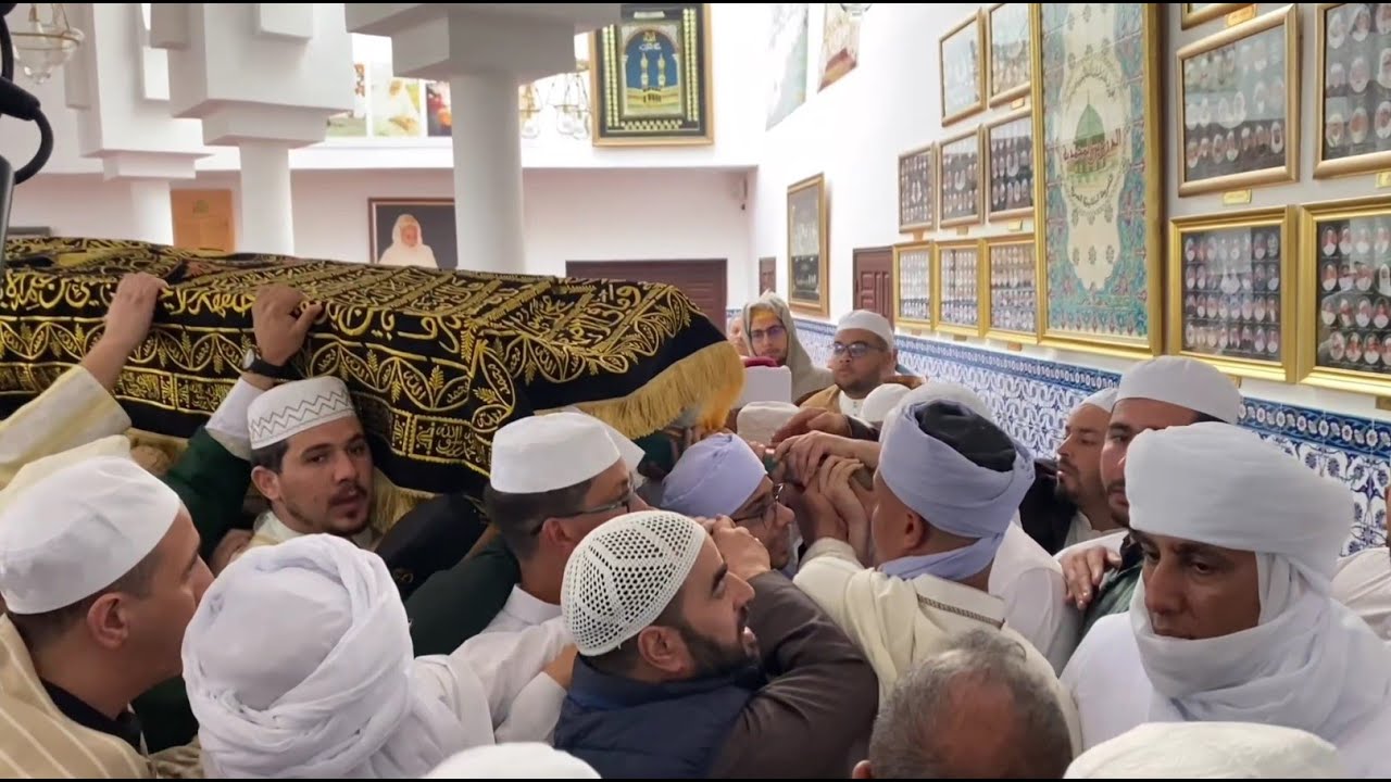 وهران : جثمان الشيخ محمد عبد اللطيف بلقايد يوارى الثرى