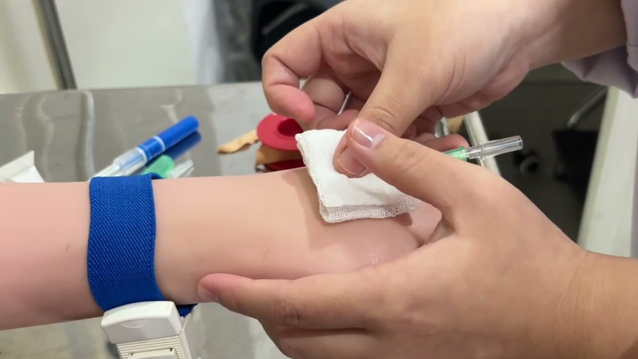 [FK UNPRI] Skills Lab Kelompok 7 -Prosedur pemasangan infus/kateter intravena-