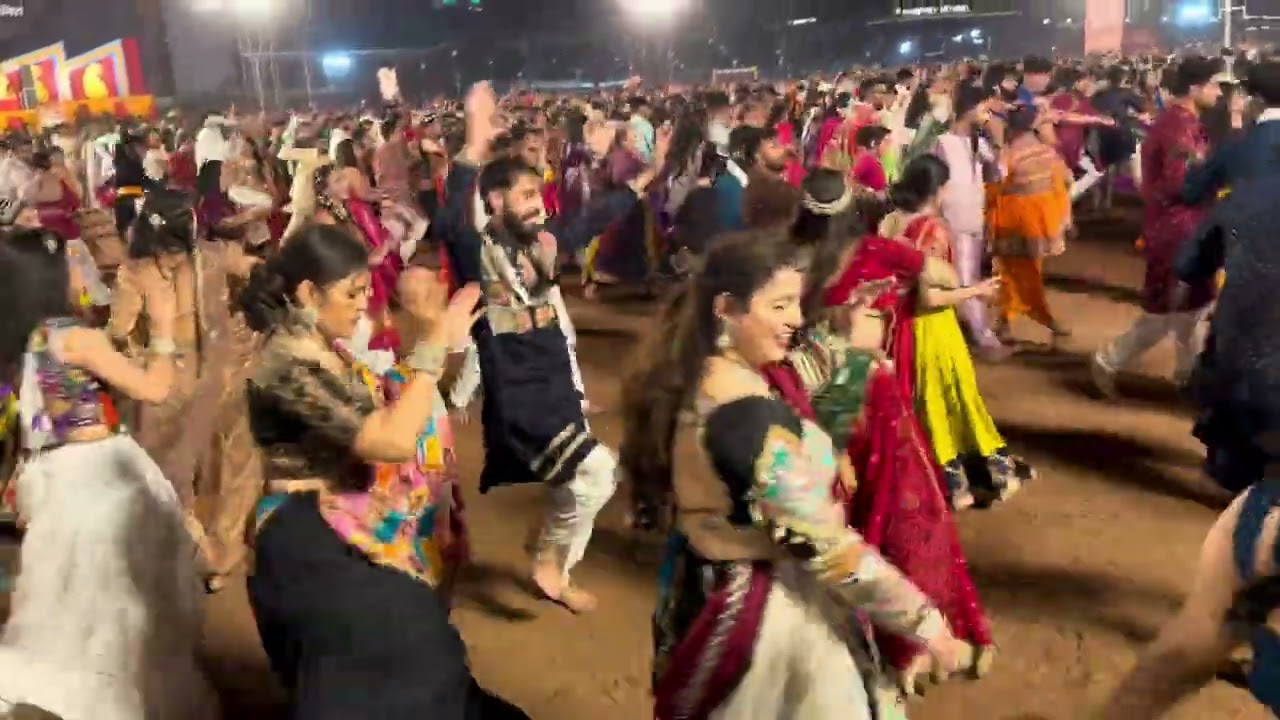 दैनिक भास्कर अभिव्यक्ति गरबा महोत्सव 2025