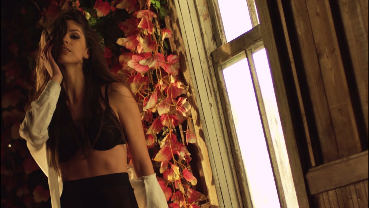 Viky Red feat Ellie White - Vanzator de lumina (Official video)