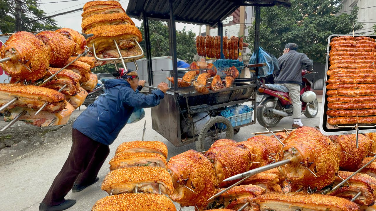 Cô chú giàu lên nhờ chiếc xe đẩy bán toàn món ngon