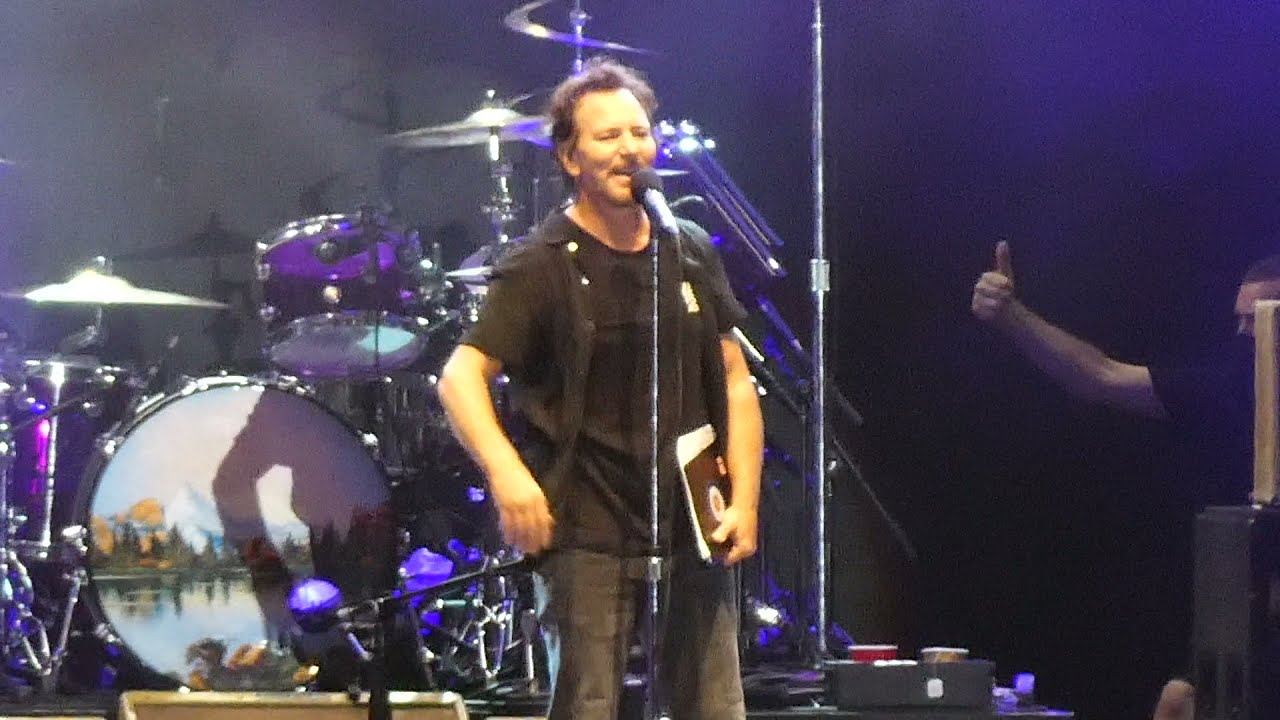 EDDIE VEDDER  :  