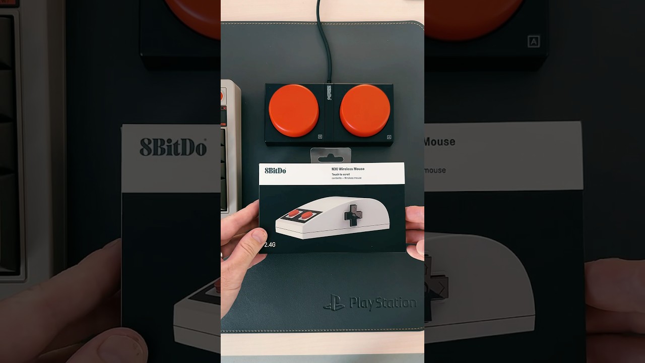 A retro style down to the fingertips 🫰#8bitdo N30 Wireless Mouse ❤️ #gaming