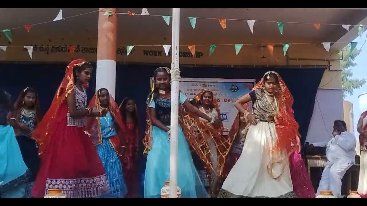 Incredible Garba performance |Garba dance |Chogada tara |Ramti Aave | Dholida | Dholabaje | Khalasi