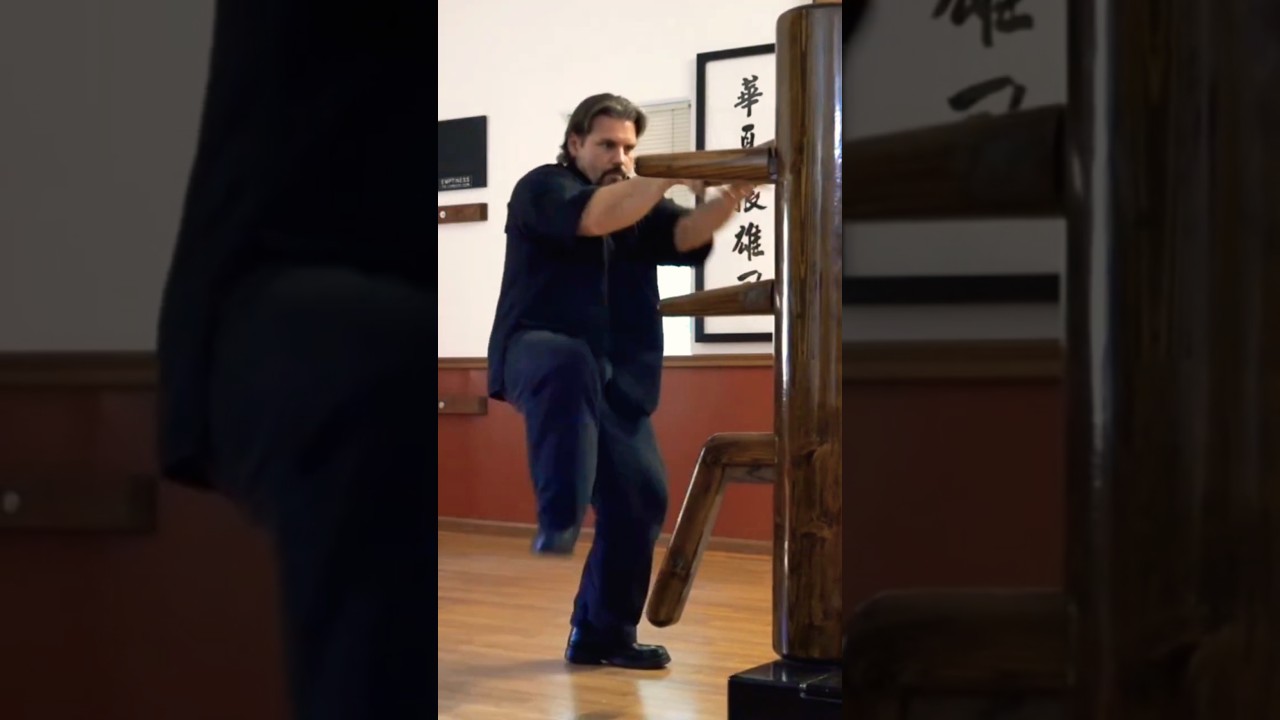 MASTERING WING CHUN! Wooden Dummy Training (Sweep Kick Drill) #renegade #wingchun #kungfutraining
