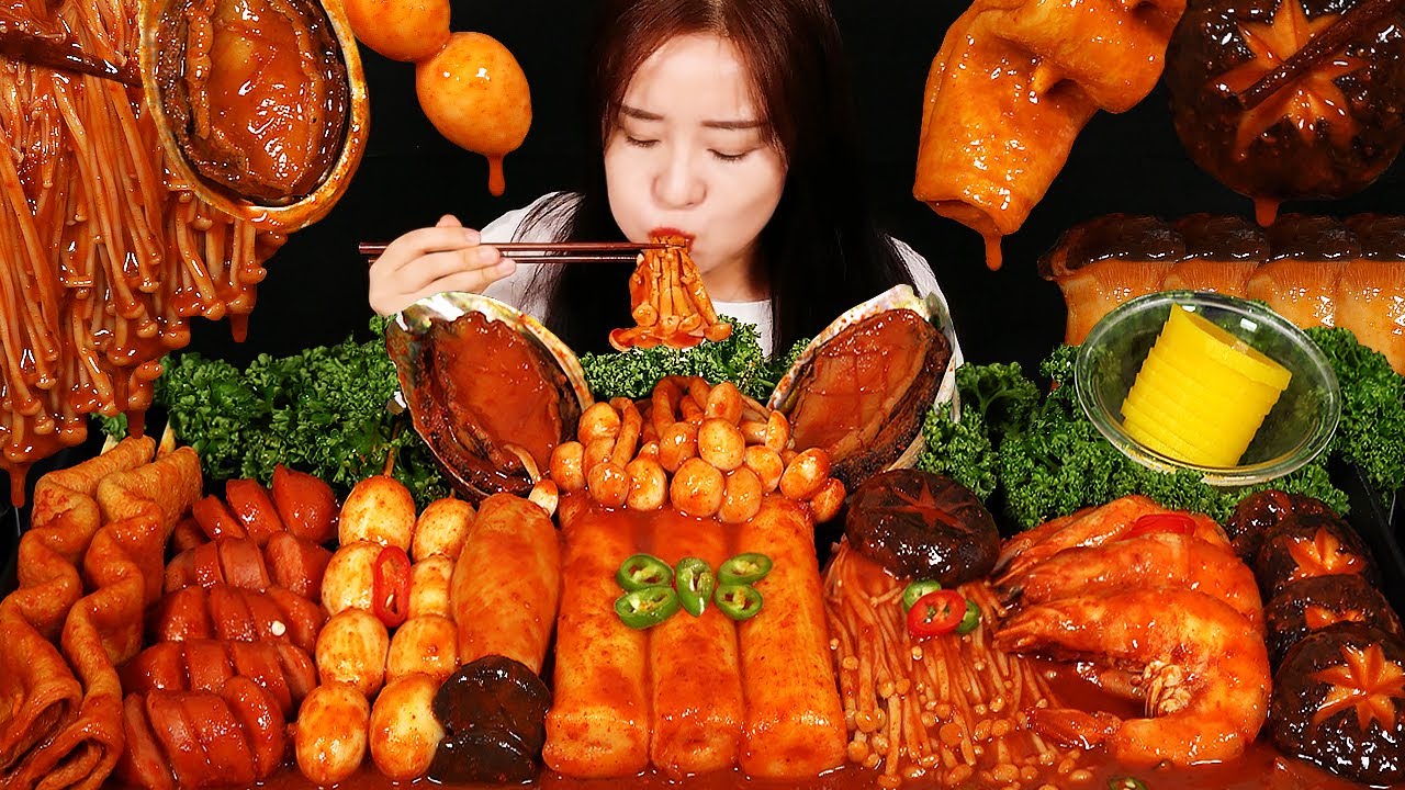 MUKBANG:) Спасибо за 4 миллиона подписчиков🙏🏻 Острый огонь с морепродуктами Грибной ттокпокки.