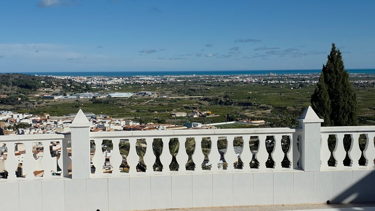 Ador,  detached villa. Sea views. 4 bedrooms. Private pool. 450,000€  