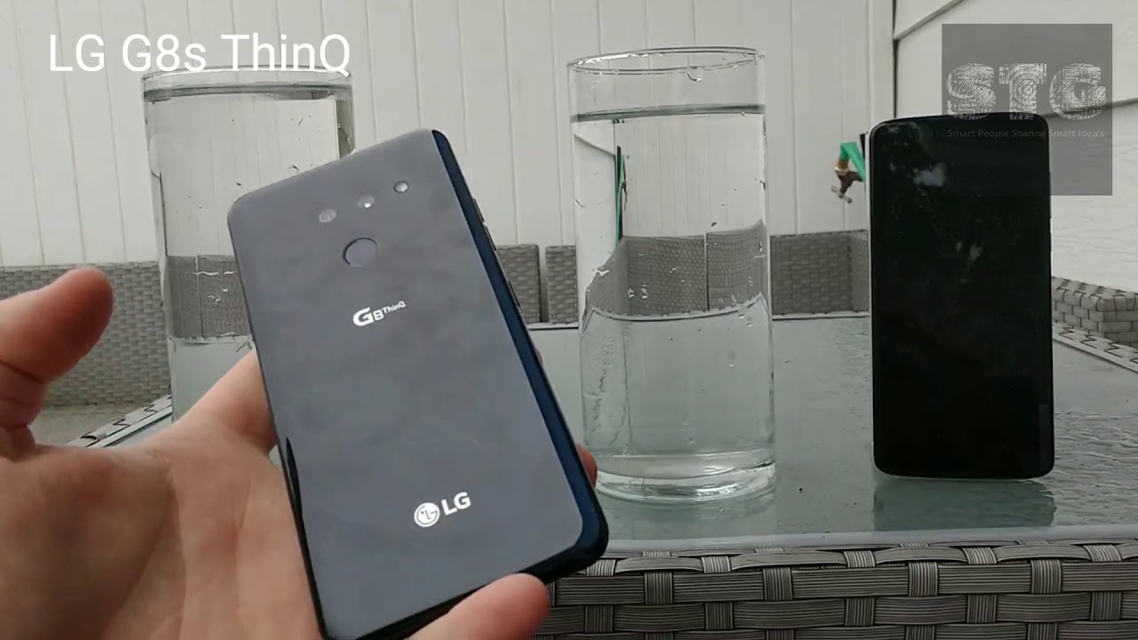 LG Smartphone under water test IP68