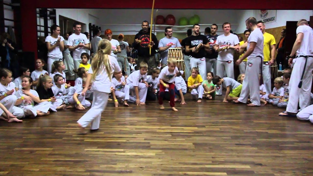 Silesia Capoeira Meeting 2014 - Roda otwarcia dla dzieci [HD]