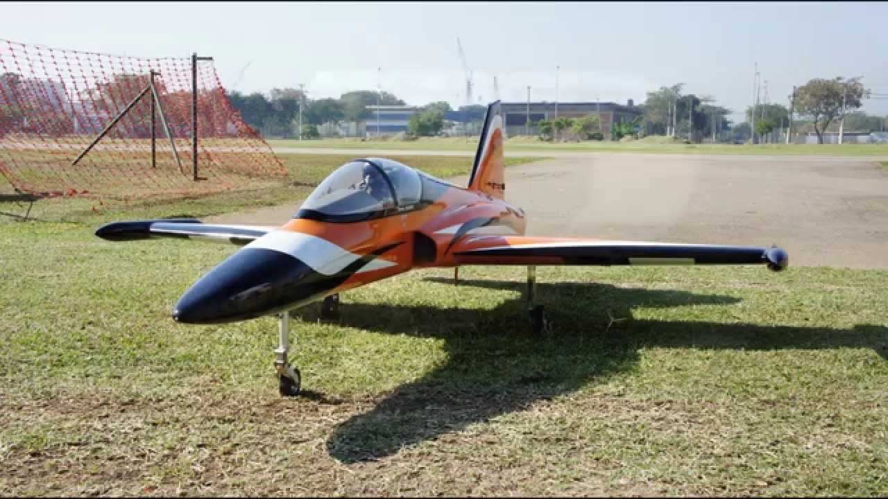 Jato - AMA - UFRJ - Pilot: Luiz Otavio (Tavinho) - RC Jet