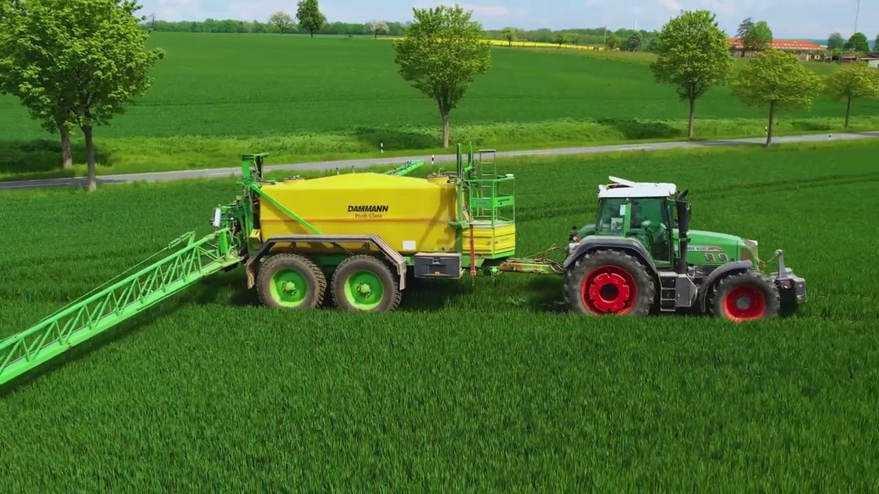 Fendt 820 Vario mit  Dammann 36m Spritze