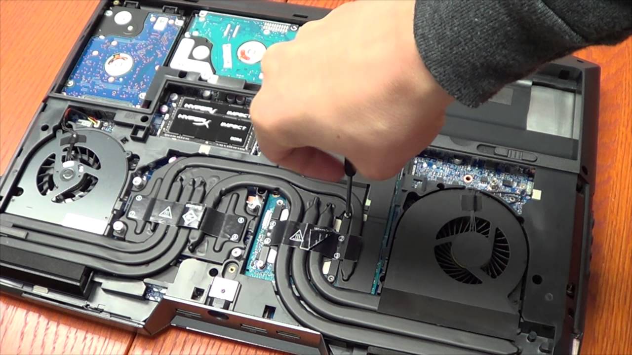 EUROCOM DLX7 laptop w NVIDIA GeForce GTX 980 - Intel Core i7 6700K