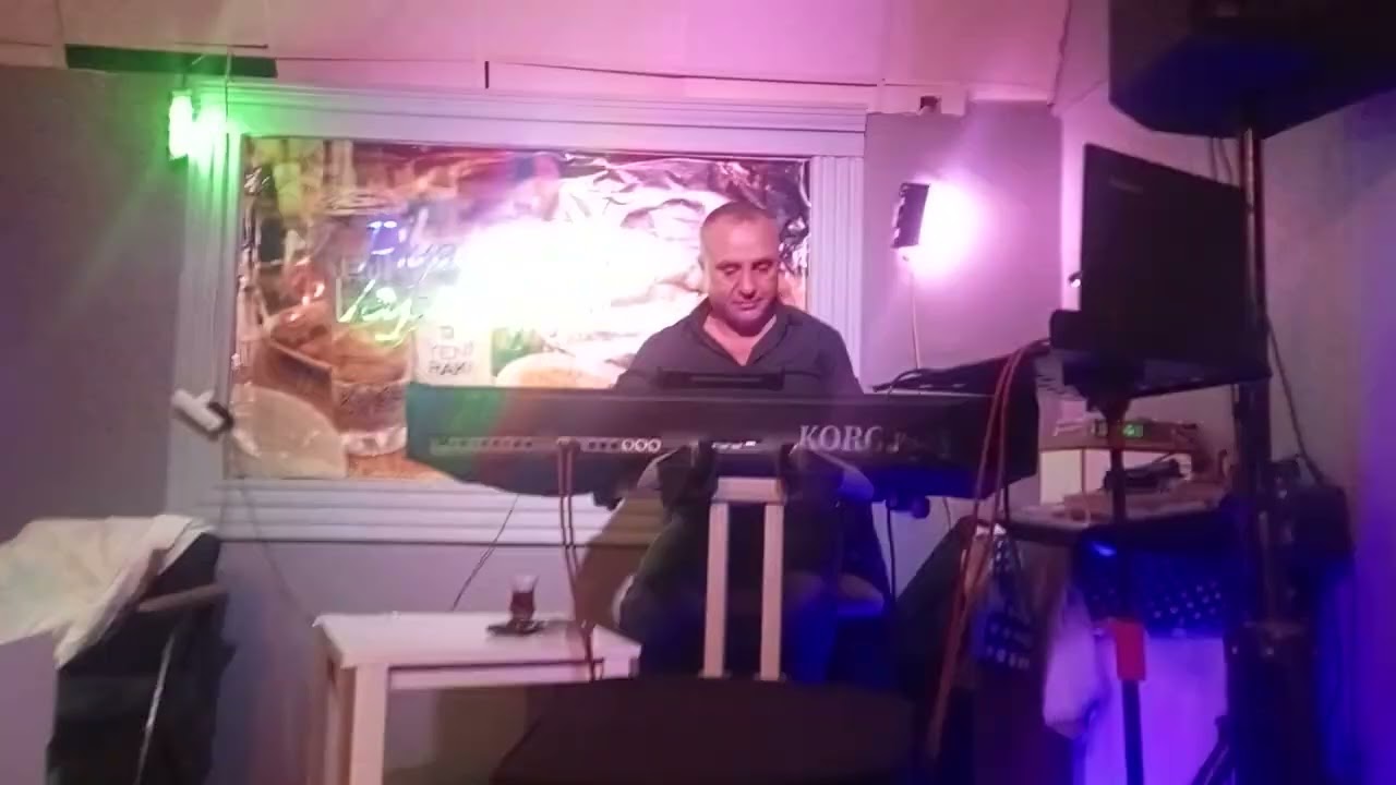 Piyanist Veysi esen melese canlı performans 