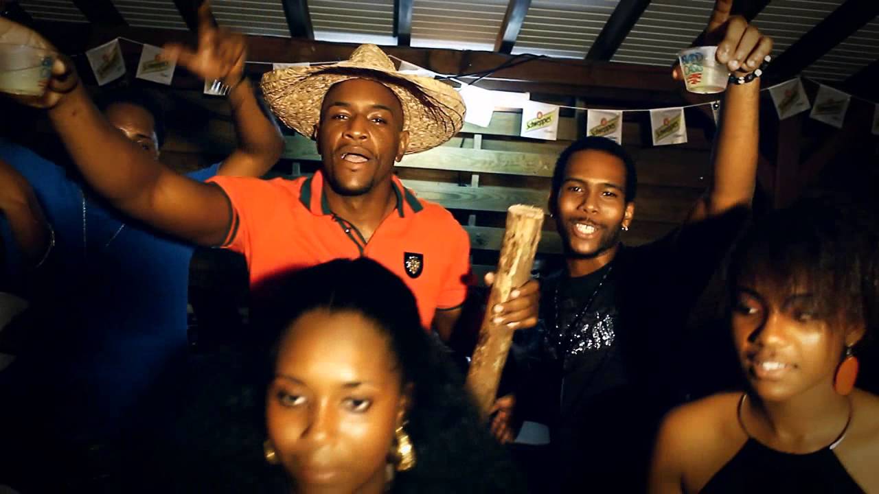 [Clip Officiel] Christmas Meddley [2elveFilms]
