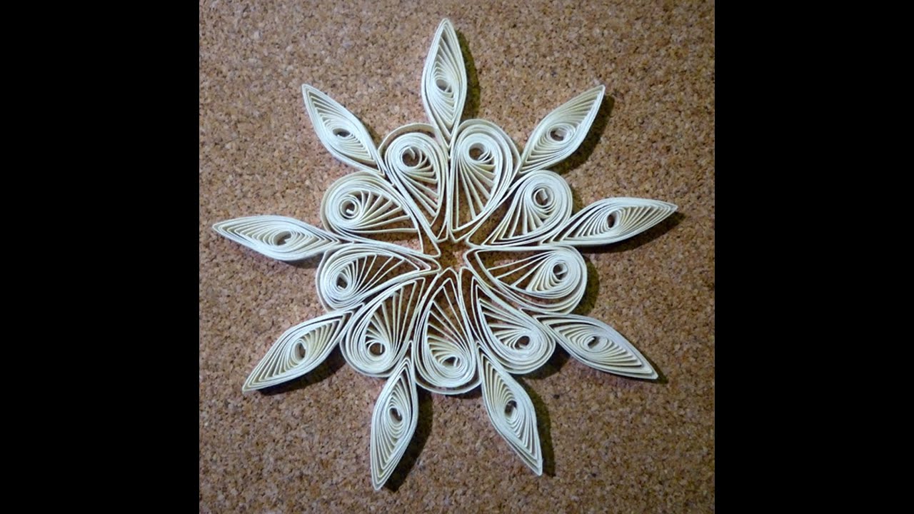 Quilled christmas decoration n°1 step by step