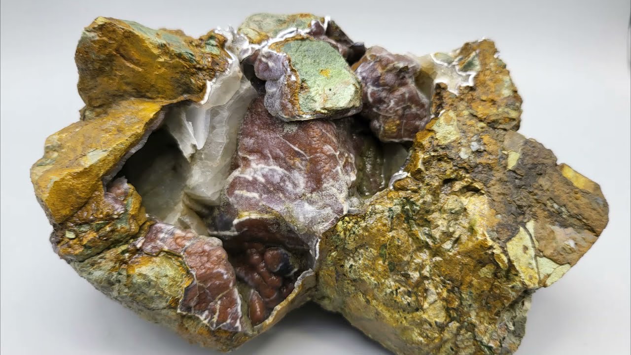 Ragnar, Rock Hugger And Cluster Justin Find Agate And Geodes on Redtop!