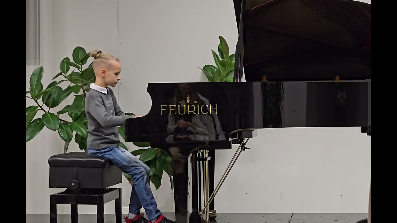 L.Bekman &E.Bekman-Shcherbina The Forest Raised the Christmas Tree Performed by Vsevolod Shchegolkov