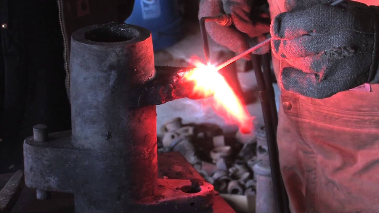 International Harvester - Cast Iron Welding - OLD IRON STORIES