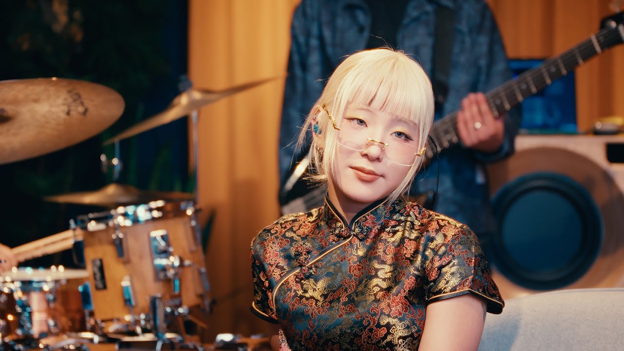 ロマンチック中毒 - But I am a good girl(Official performance video)