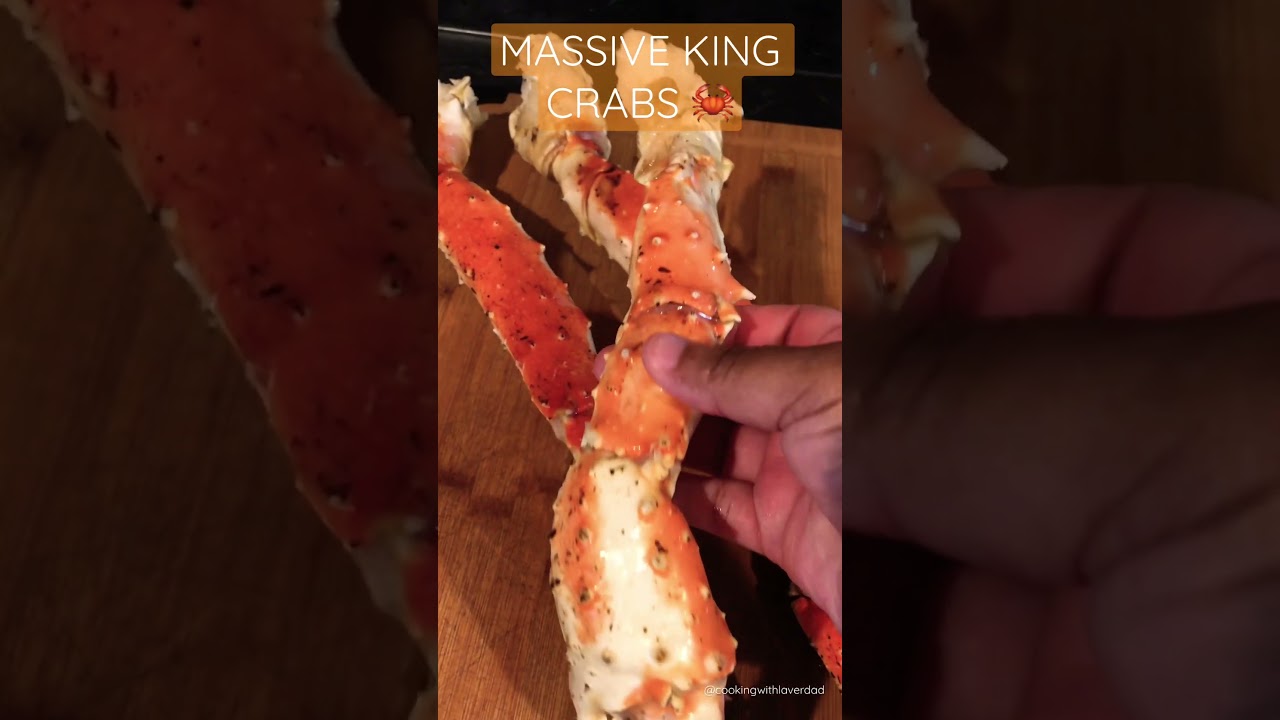 COSTCO MASSIVE KING CRAB LEGS 🦀 #costco #kingcrab #foodie #shorts #shortvideo #costcofinds #seafood