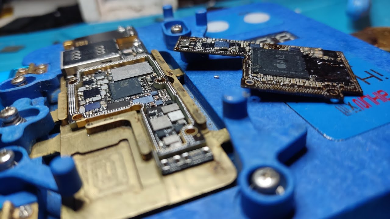 iPhone XS Max não liga. Curto circuito aonde?