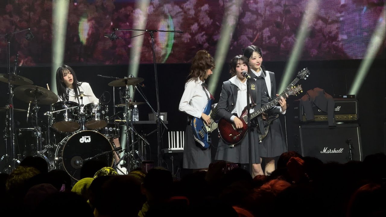 QWER - '대관람차 (Ferris Wheel)' (Live 1、2、QWER ! in TOKYO 20250406)