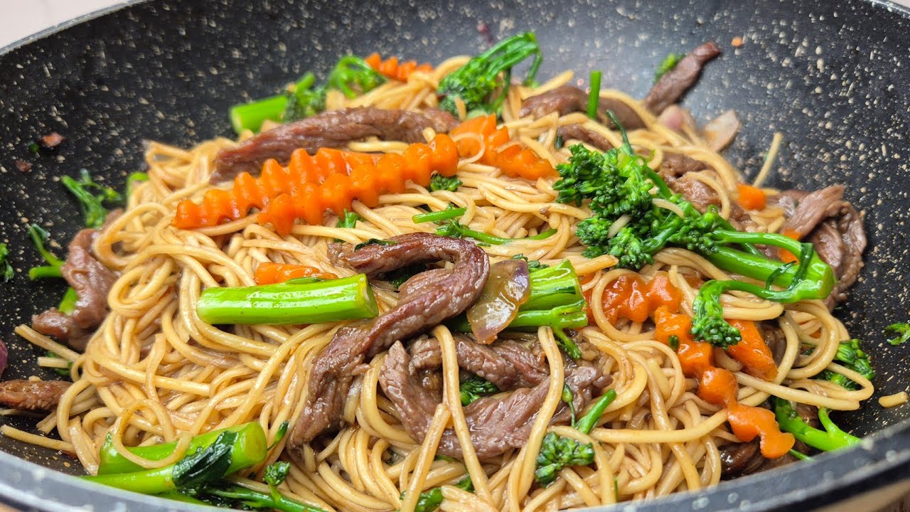 The Best Beef Stir-Fry Noodles Recipe (EASY & DELICIOUS!)