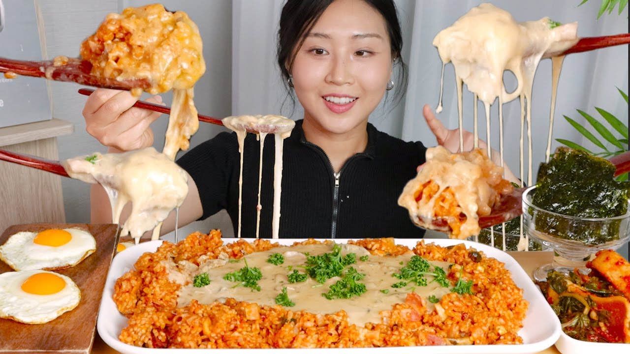 MUKBANG) 크림김치볶음밥, 근데 이제 치즈를 때려넣은....😂 매운김치 먹방 Spicy kimchi fried rice with cheese cream asmr eating