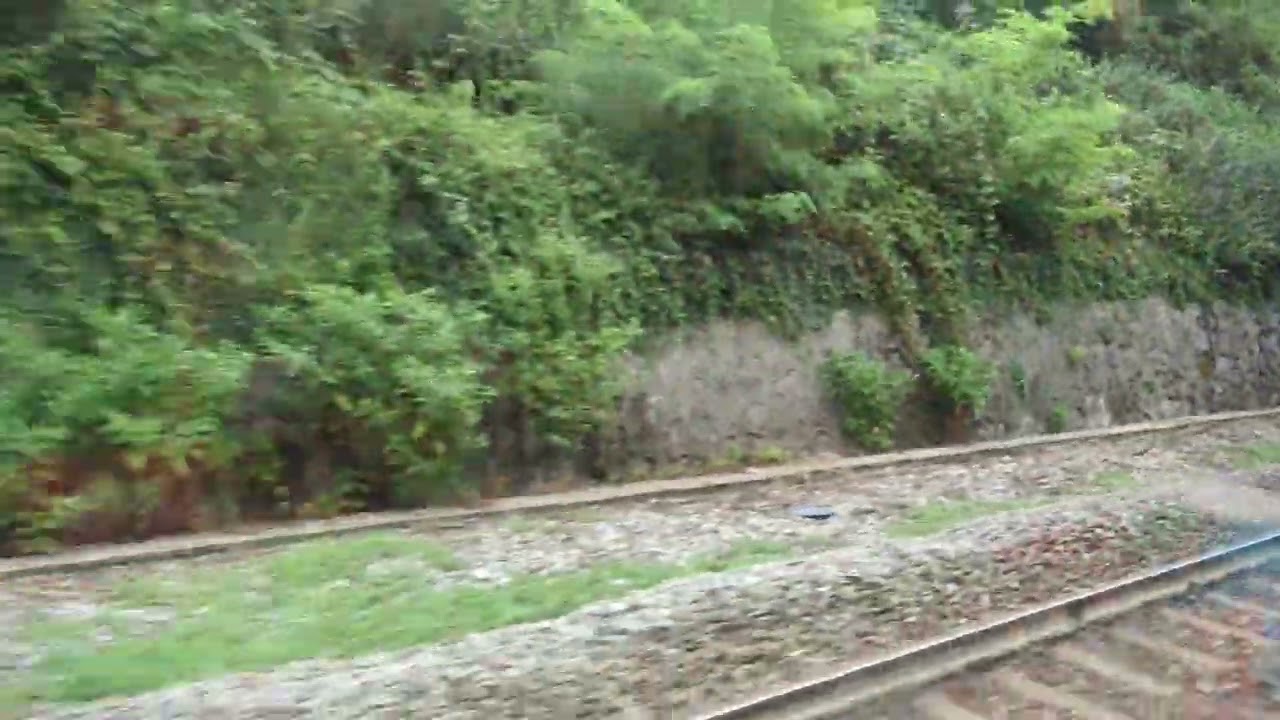 Milan to lake come by train