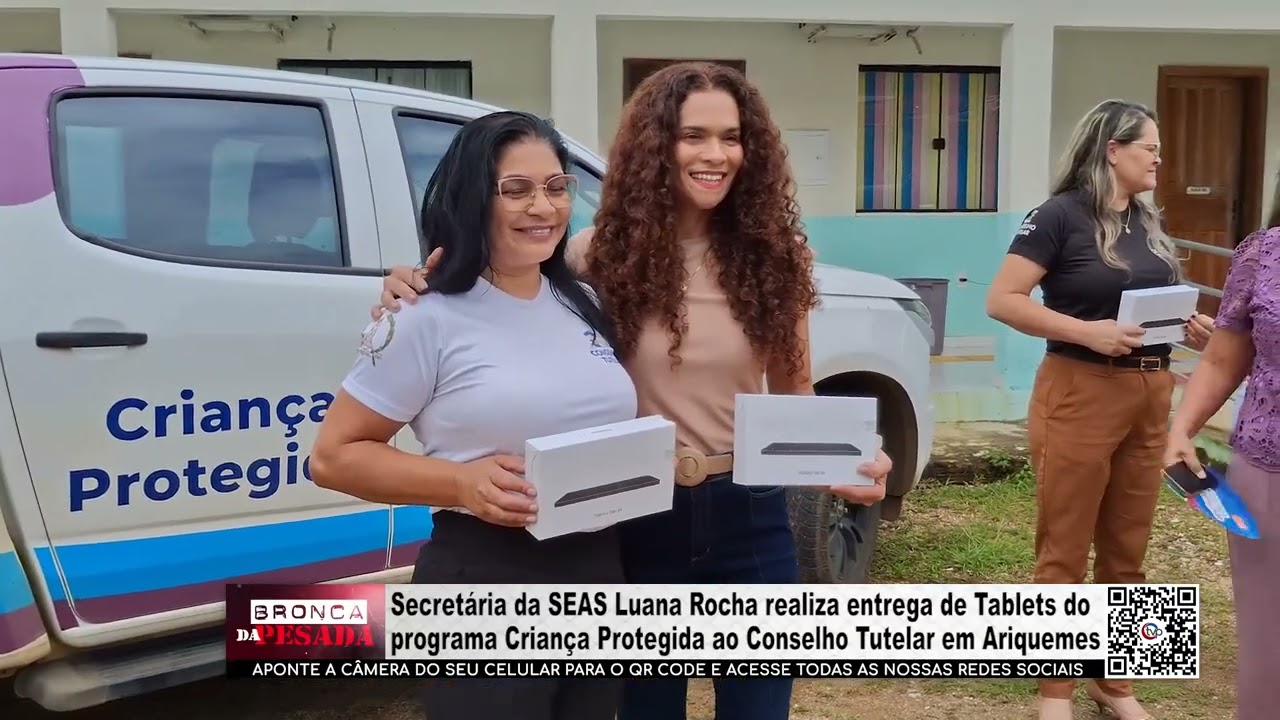 PARTE1 Secretária da SEAS, Luana Rocha, entrega tablets do programa Criança Protegida
