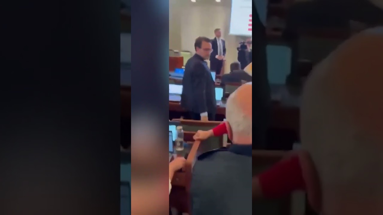 Niecodzienny incydent podczas sesji Rady Miasta Poznania