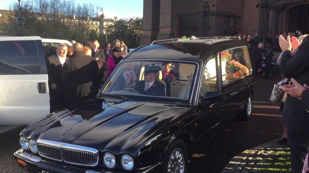Herbert Howe's funeral cort&egrave;ge leaves Liverpool's Anglican Cathedral