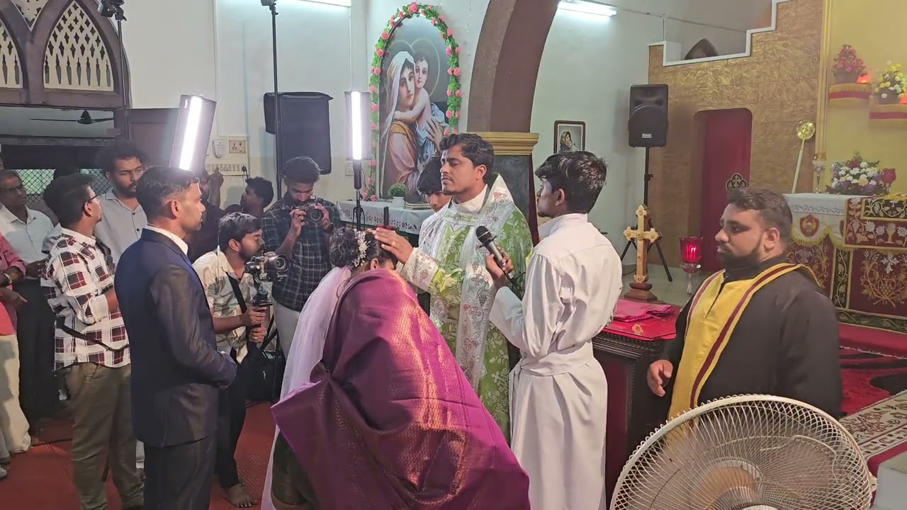 വാനിൽ നിന്നൊരു മകുടം....Blessing Of The Crown (കിരീടം വാഴ് വ്) ||  Marian Beats Choir Group