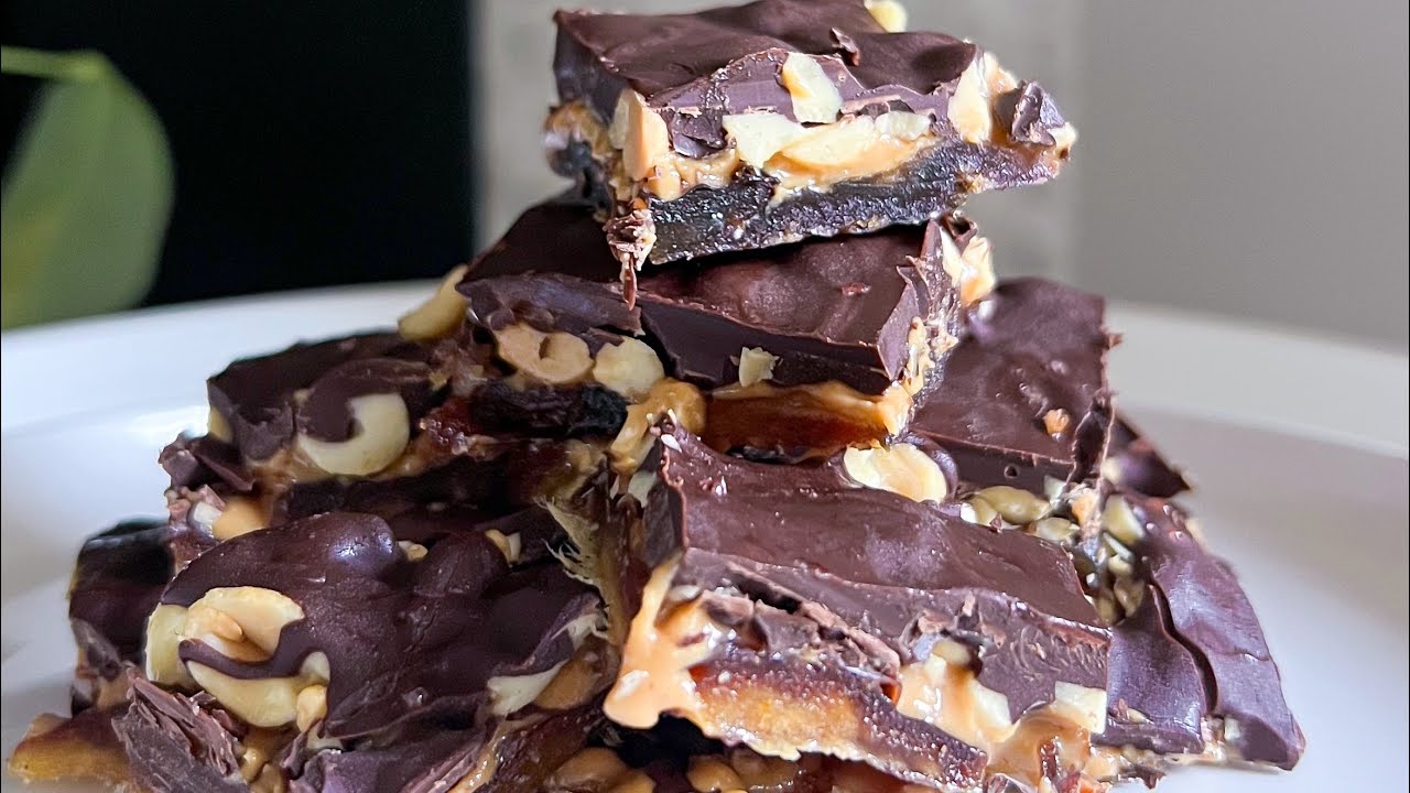 Snickers Date Bark (Viral TikTok Recipe!) 🍫