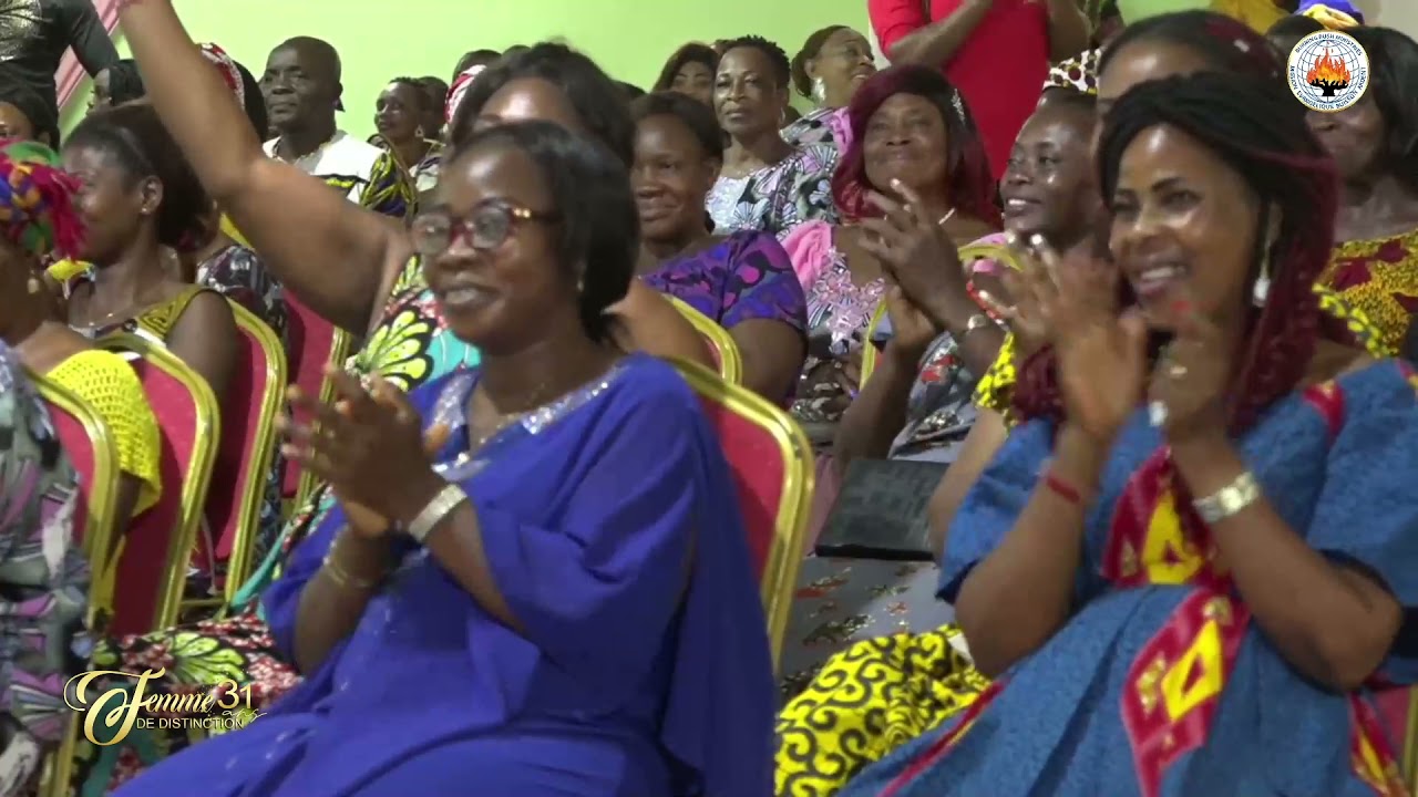 REV  FUNKE FEMME DE DISTINCTION