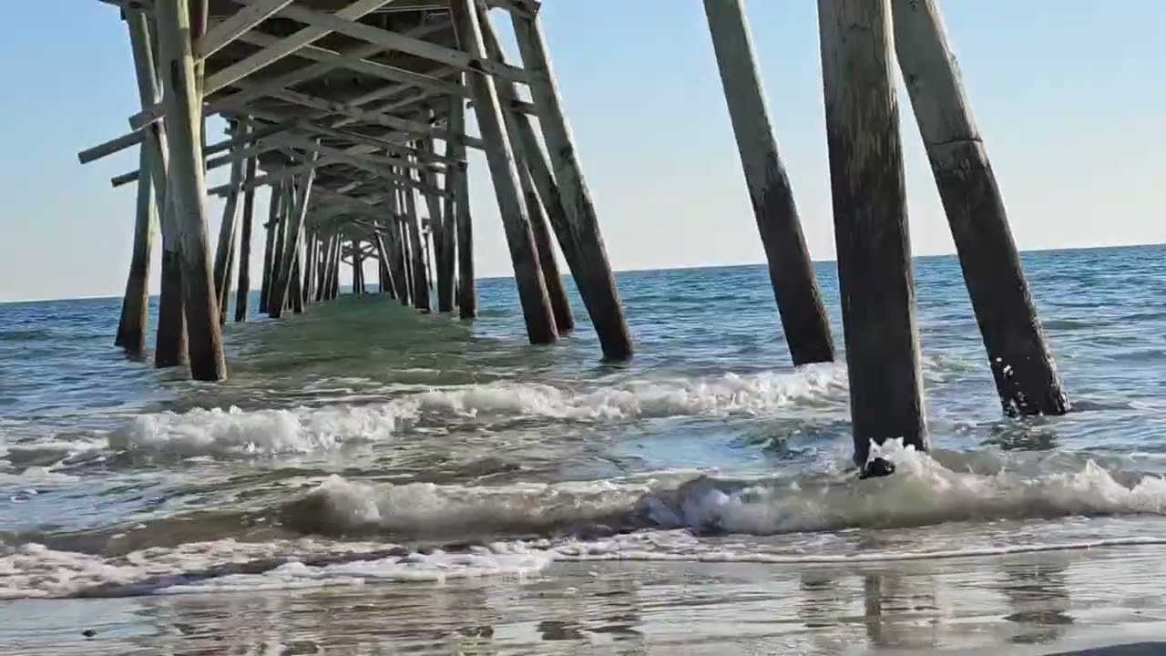 Gentle Waves at Atlantic Beach Pier 🌊 | 2 Hour Loop | Natural Ocean Sounds