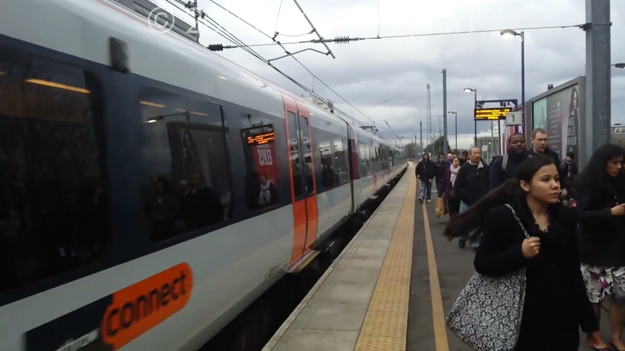 Heathrow Connect: Class 360 204 departs Hayes & Harlington
