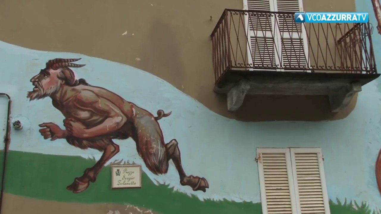 Quarna Sopra paese dei muri dipinti