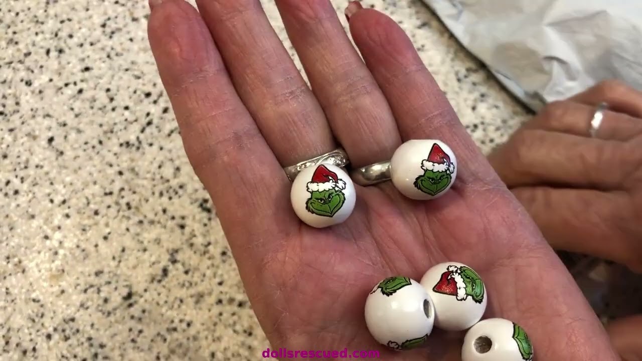 Покупки на AliExpress - бусины для куклы Blythe: Гринч, пальто для куклы и многое другое.