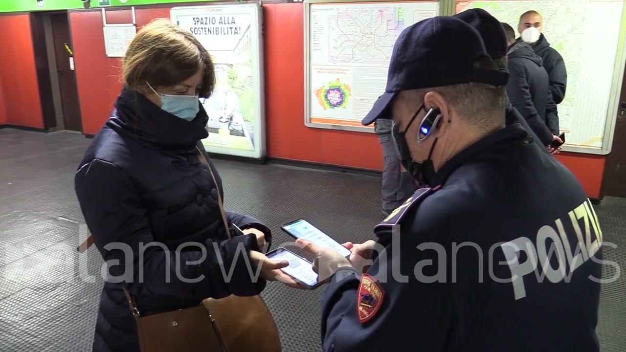 Green pass, a Milano scattati i controlli a campione sui mezzi di trasporto