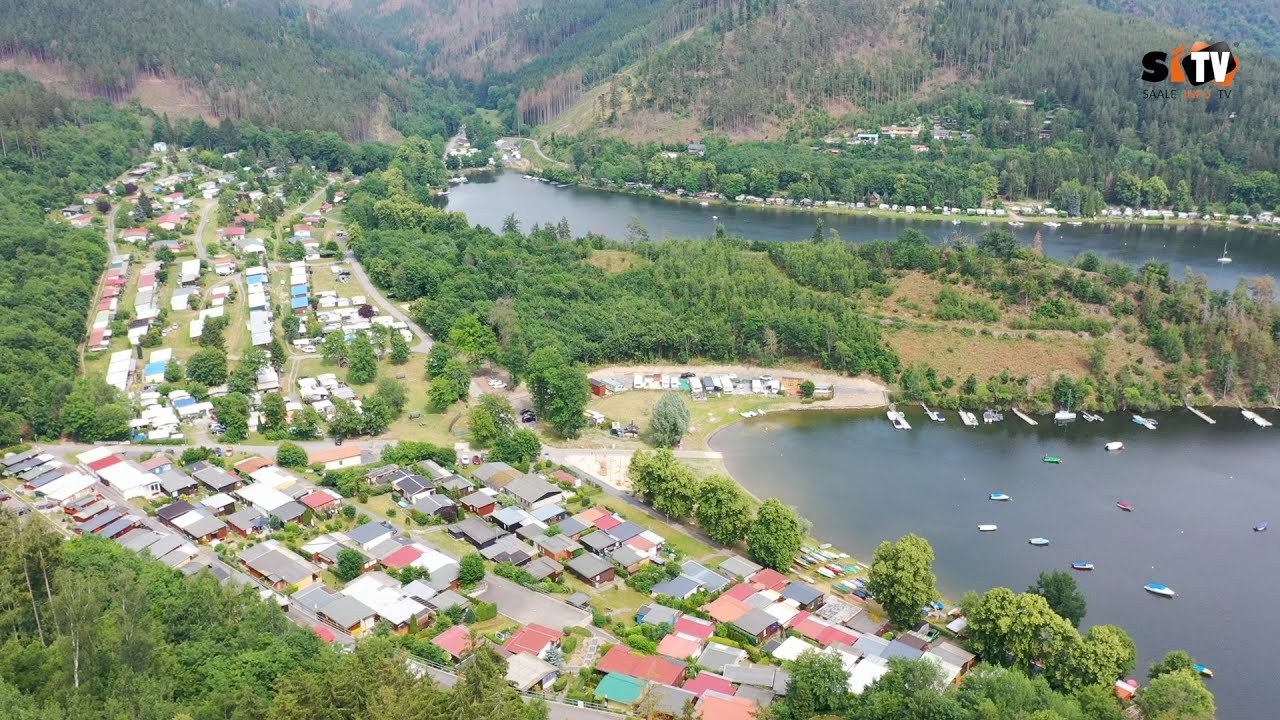 Wir sind am Hohenwarte-Stausee, auch bekannt als das "Thüringer Meer".