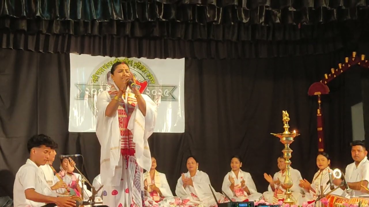 ভাগ্যশ্ৰী দেৱীৰ কণ্ঠত এভাগী সুন্দৰ দিহা নাম স্হান: দুলীয়াজান কেন্দ্ৰিয় নামঘৰ 🙏🙏